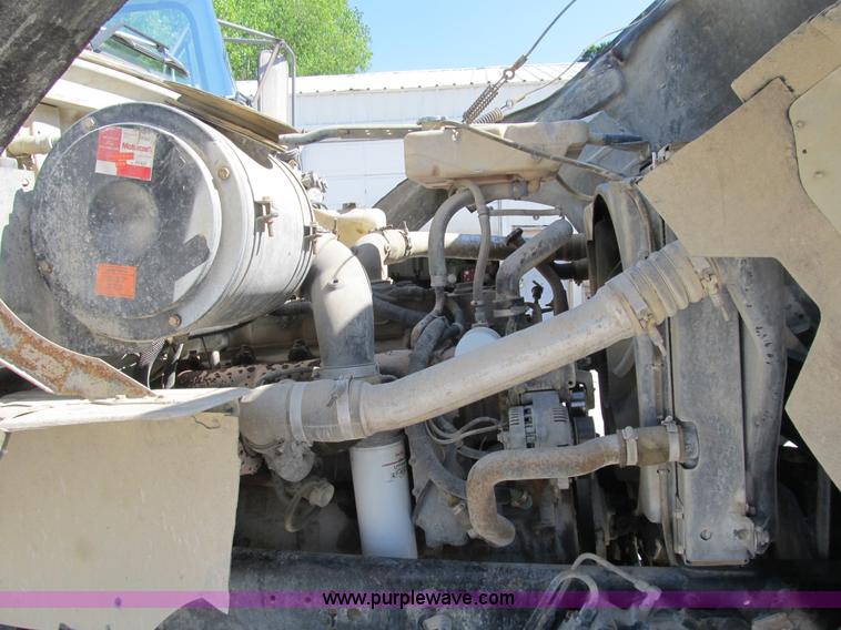 image for item B2714 1995 Ford LT8000 mixer truck
