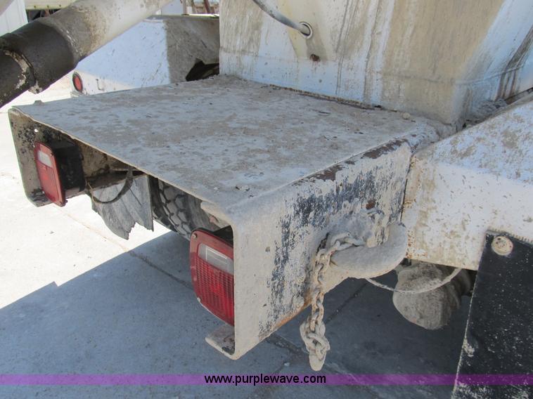 image for item B2714 1995 Ford LT8000 mixer truck