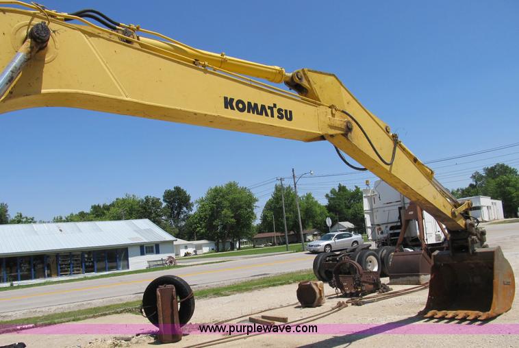 image for item B2715 1999 Komatsu PC220LC-6LE excavator
