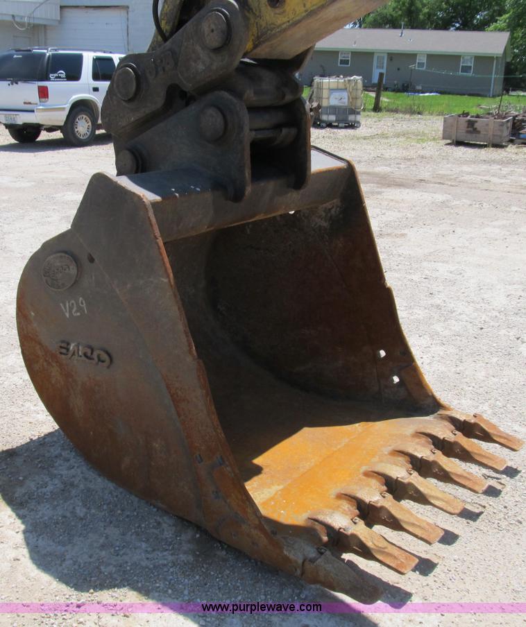 image for item B2715 1999 Komatsu PC220LC-6LE excavator