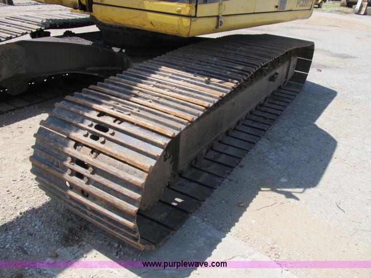 image for item B2715 1999 Komatsu PC220LC-6LE excavator