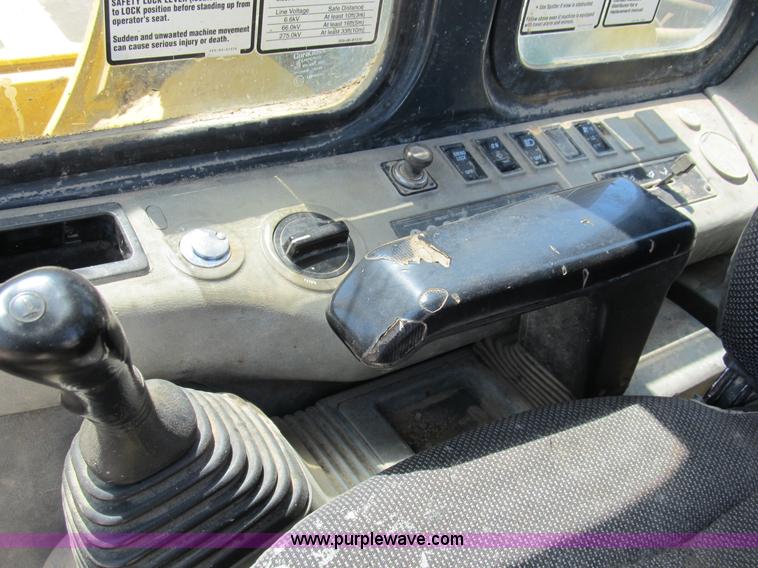 image for item B2715 1999 Komatsu PC220LC-6LE excavator
