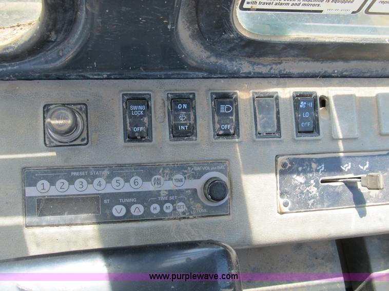 image for item B2715 1999 Komatsu PC220LC-6LE excavator