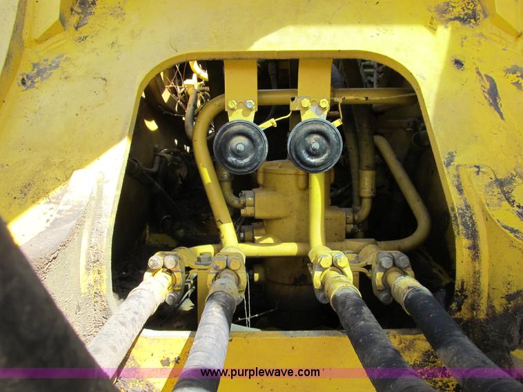image for item B2715 1999 Komatsu PC220LC-6LE excavator