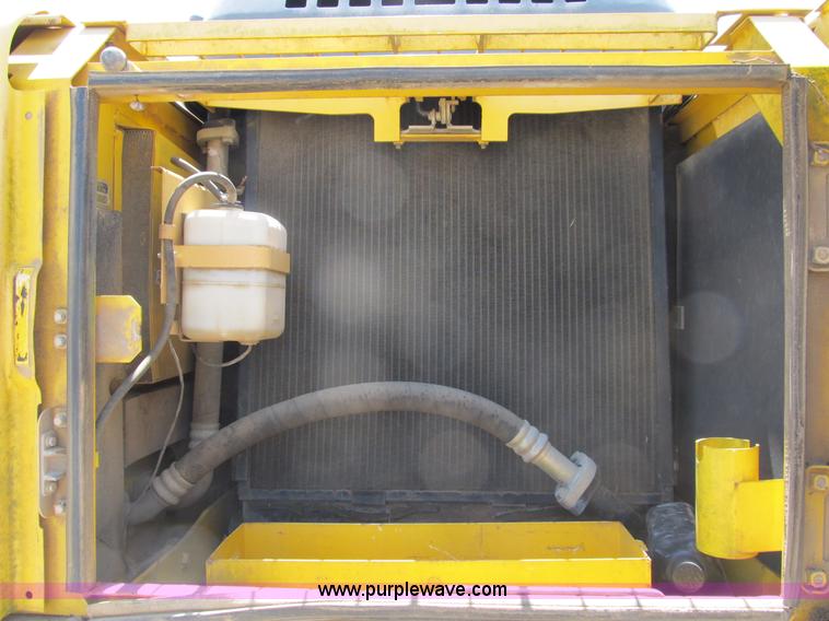 image for item B2715 1999 Komatsu PC220LC-6LE excavator