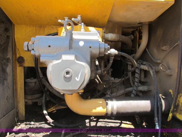 image for item B2715 1999 Komatsu PC220LC-6LE excavator