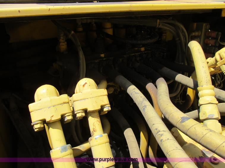 image for item B2715 1999 Komatsu PC220LC-6LE excavator