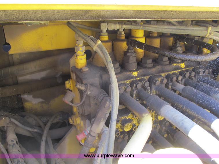 image for item B2715 1999 Komatsu PC220LC-6LE excavator