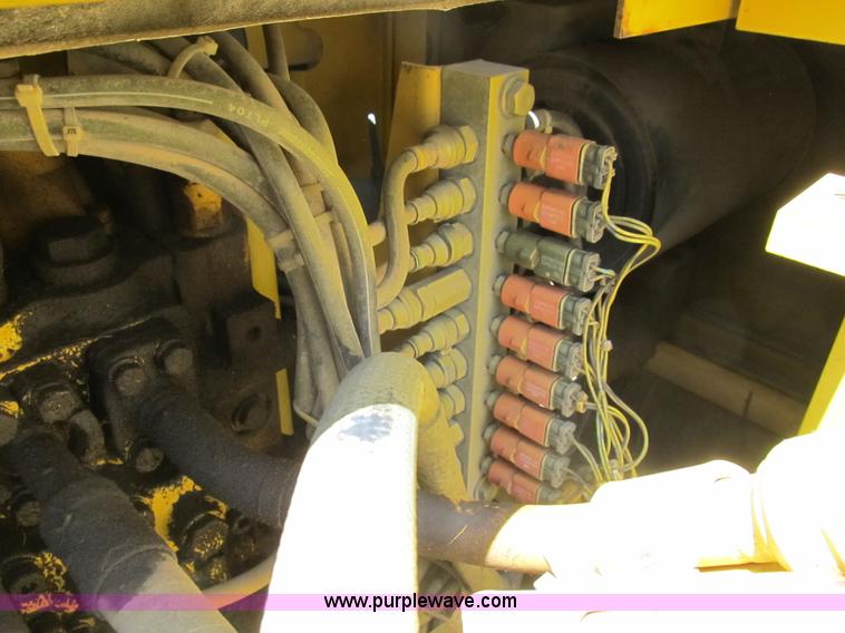 image for item B2715 1999 Komatsu PC220LC-6LE excavator