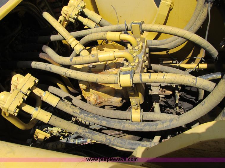 image for item B2715 1999 Komatsu PC220LC-6LE excavator