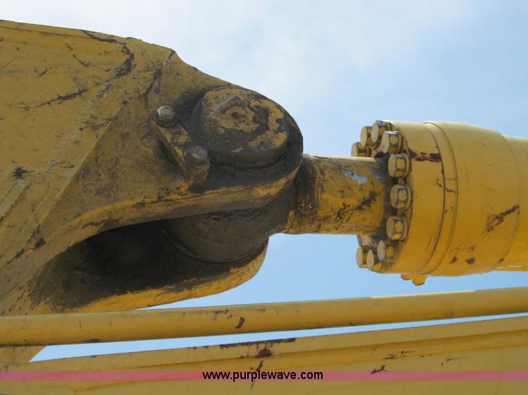 image for item B2715 1999 Komatsu PC220LC-6LE excavator