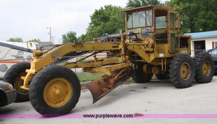 image for item B6608 1950 Caterpillar 112 motor grader