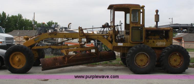image for item B6608 1950 Caterpillar 112 motor grader