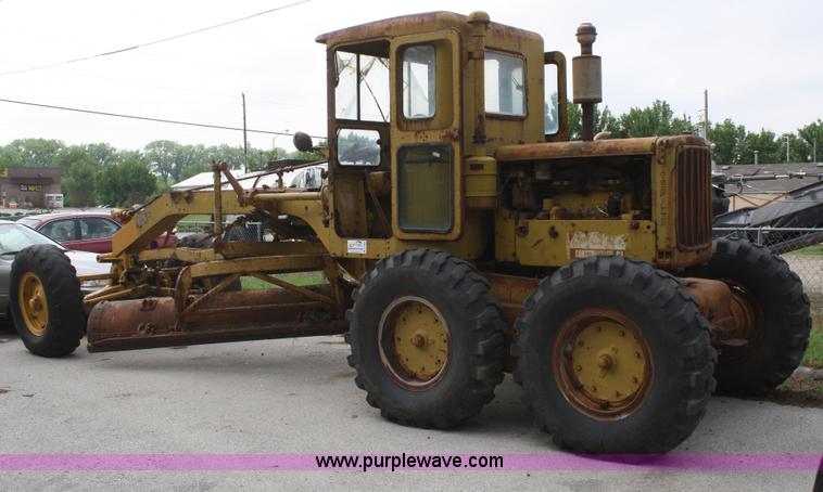image for item B6608 1950 Caterpillar 112 motor grader