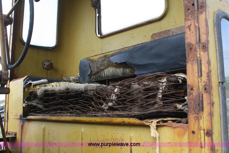 image for item B6608 1950 Caterpillar 112 motor grader