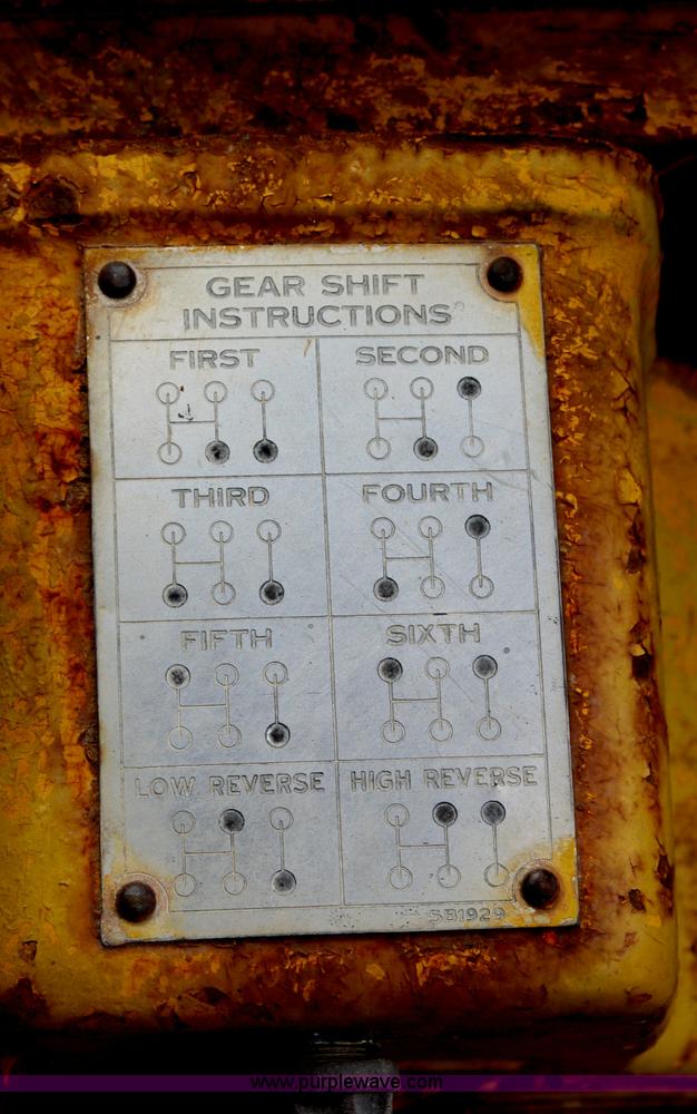 image for item B6608 1950 Caterpillar 112 motor grader
