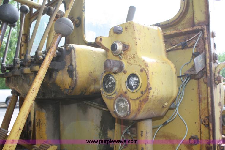 image for item B6608 1950 Caterpillar 112 motor grader