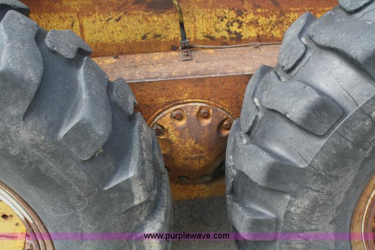 image for item B6608 1950 Caterpillar 112 motor grader