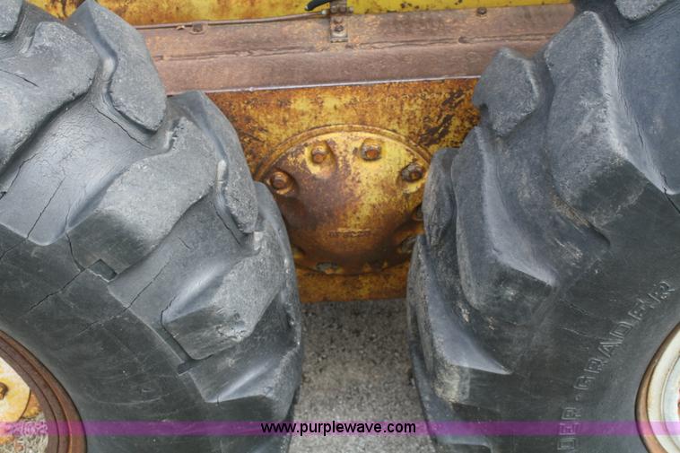 image for item B6608 1950 Caterpillar 112 motor grader