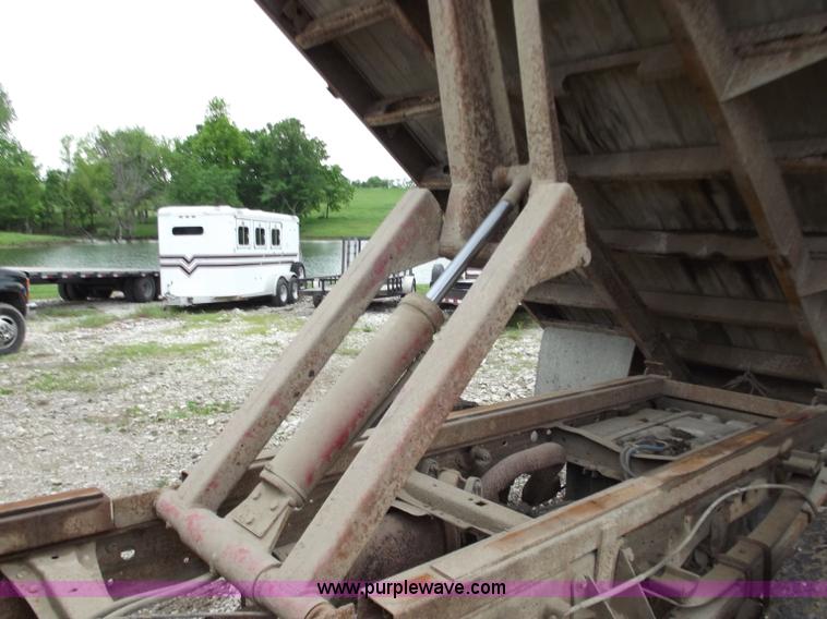 image for item C2091 1999 Ford F450 XL Super Duty dump truck