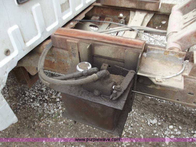 image for item C2091 1999 Ford F450 XL Super Duty dump truck