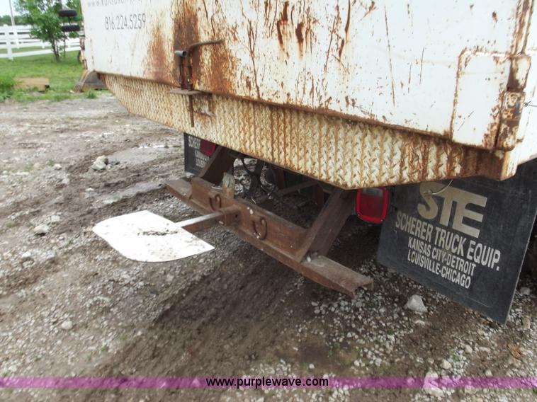 image for item C2091 1999 Ford F450 XL Super Duty dump truck