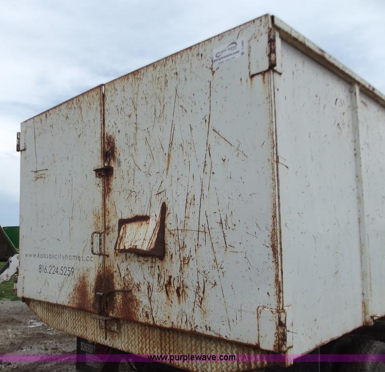 image for item C2091 1999 Ford F450 XL Super Duty dump truck