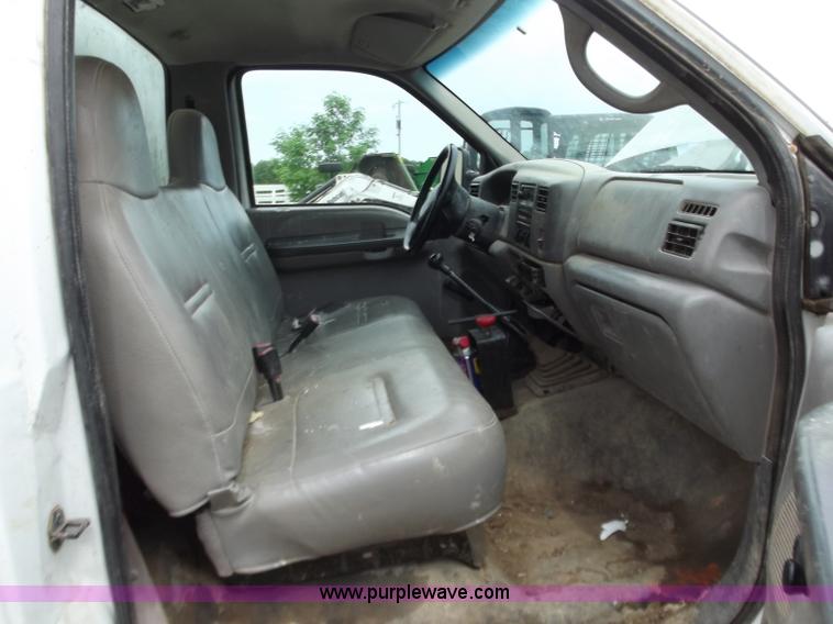 image for item C2091 1999 Ford F450 XL Super Duty dump truck