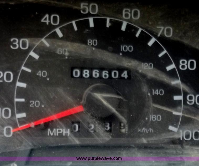 image for item C2091 1999 Ford F450 XL Super Duty dump truck