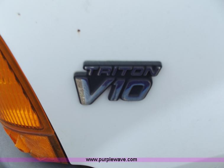 image for item C2091 1999 Ford F450 XL Super Duty dump truck