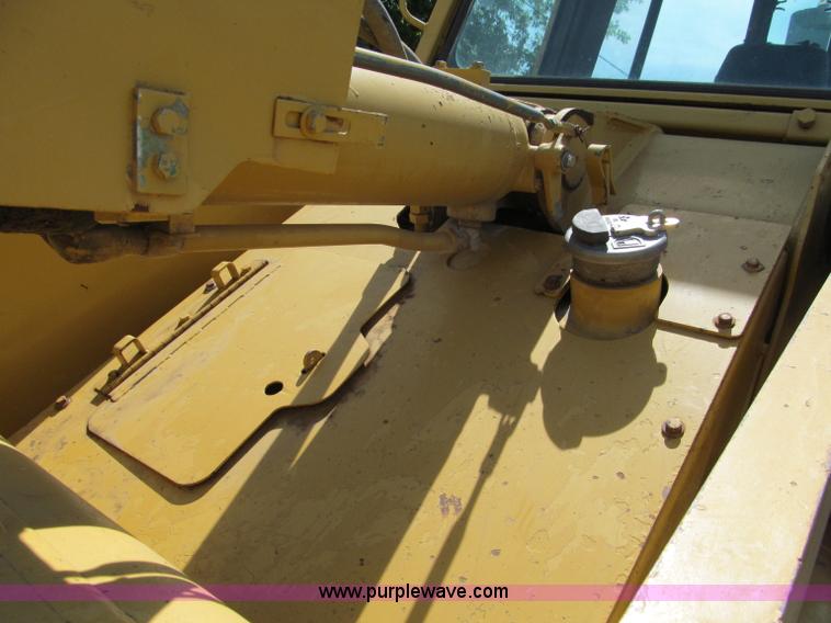 image for item C2171 1993 Caterpillar 953B track loader