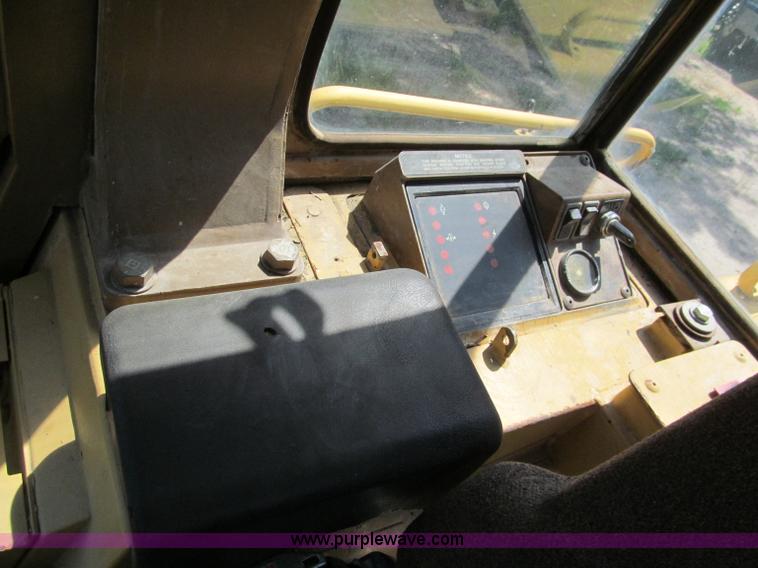 image for item C2171 1993 Caterpillar 953B track loader