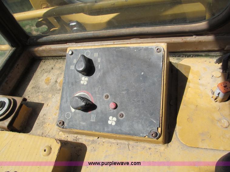 image for item C2171 1993 Caterpillar 953B track loader