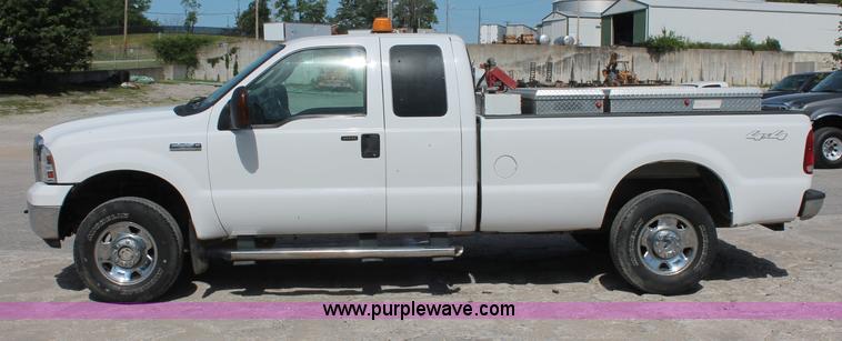 image for item C2510 2006 Ford F250 XLT Super Duty SuperCab pickup truck