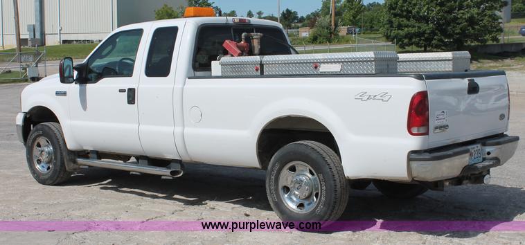image for item C2510 2006 Ford F250 XLT Super Duty SuperCab pickup truck