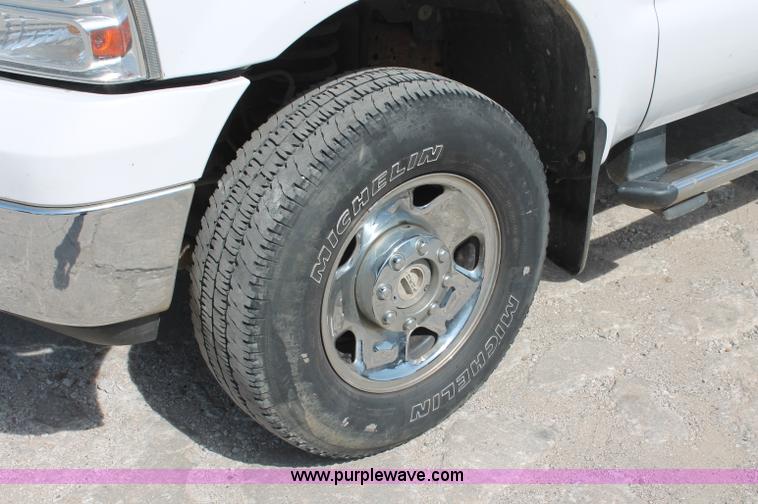 image for item C2510 2006 Ford F250 XLT Super Duty SuperCab pickup truck