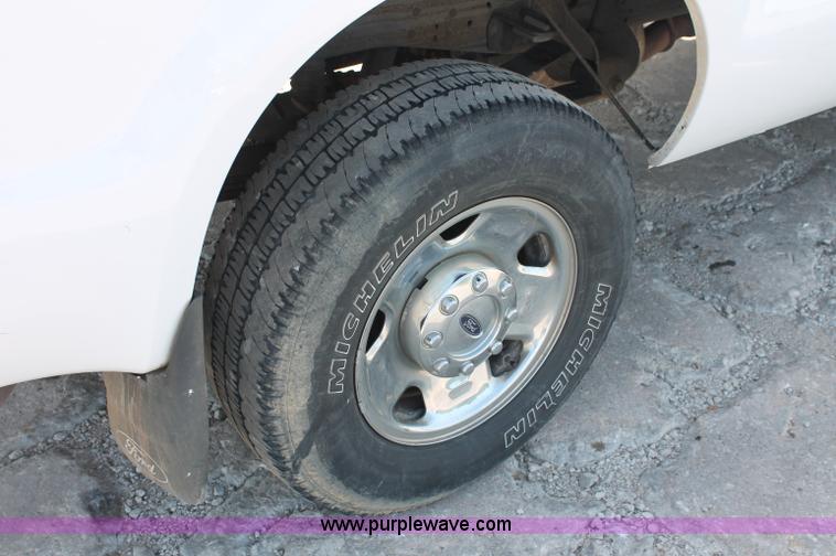 image for item C2510 2006 Ford F250 XLT Super Duty SuperCab pickup truck