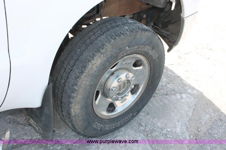 image for item C2510 2006 Ford F250 XLT Super Duty SuperCab pickup truck