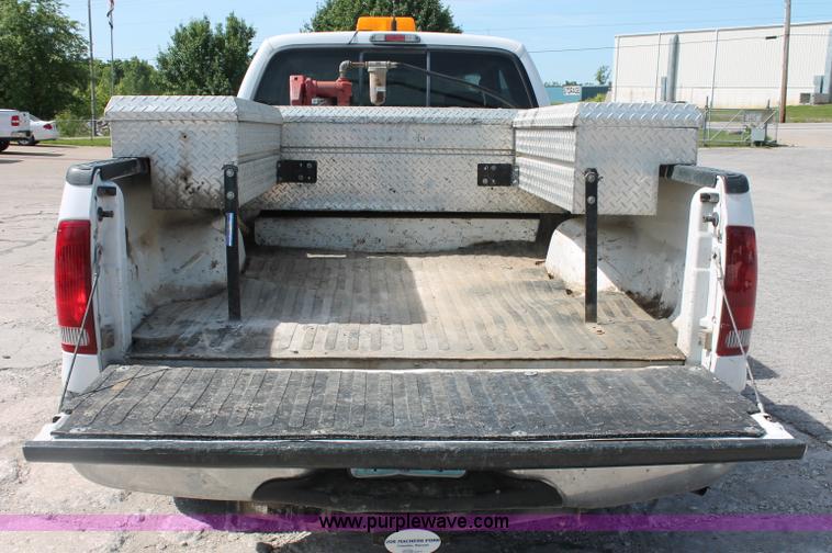 image for item C2510 2006 Ford F250 XLT Super Duty SuperCab pickup truck