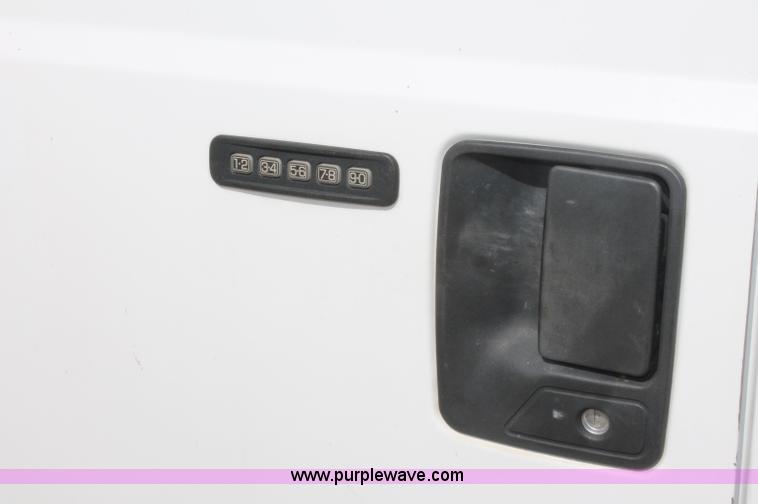 image for item C2510 2006 Ford F250 XLT Super Duty SuperCab pickup truck