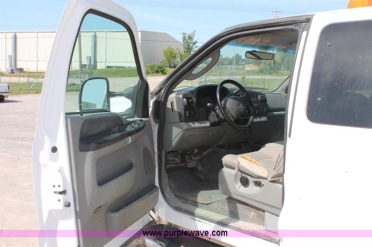 image for item C2510 2006 Ford F250 XLT Super Duty SuperCab pickup truck