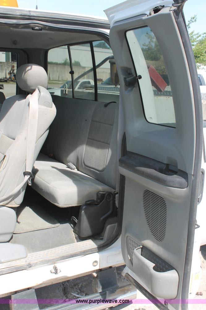 image for item C2510 2006 Ford F250 XLT Super Duty SuperCab pickup truck