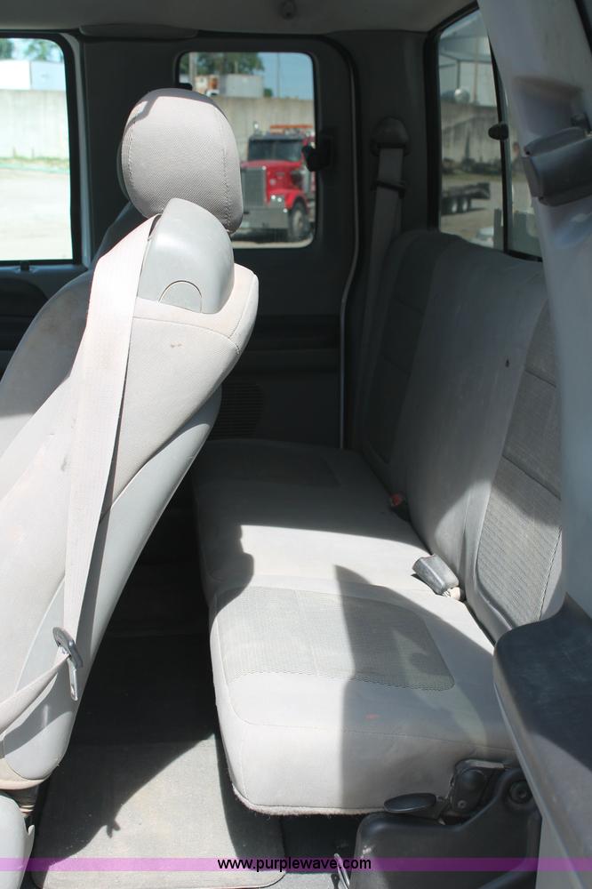 image for item C2510 2006 Ford F250 XLT Super Duty SuperCab pickup truck