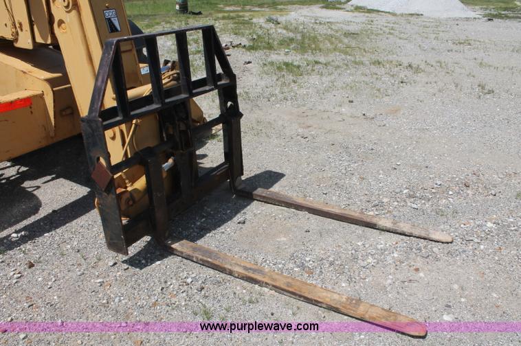 image for item C2511 2000 Caterpillar TH103 telehandler