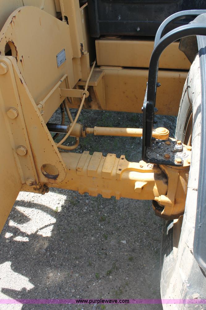 image for item C2511 2000 Caterpillar TH103 telehandler