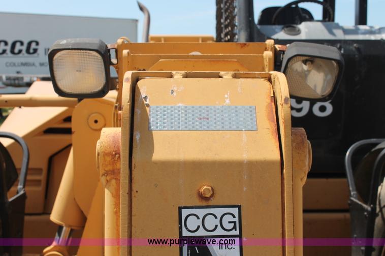 image for item C2511 2000 Caterpillar TH103 telehandler