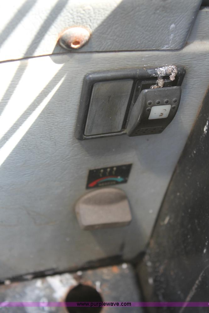 image for item C2511 2000 Caterpillar TH103 telehandler