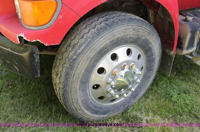 image for item C2513 2000 Ford F750 XL Super Duty single axle dump truck