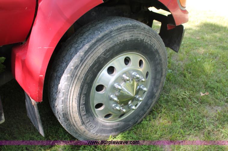 image for item C2513 2000 Ford F750 XL Super Duty single axle dump truck