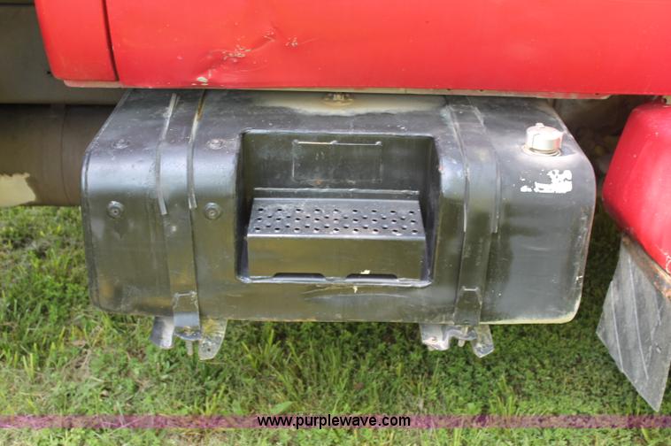 image for item C2513 2000 Ford F750 XL Super Duty single axle dump truck